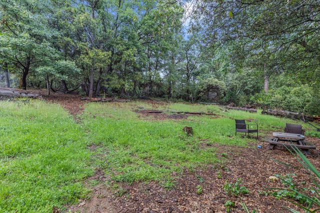 17721 Ridge Rd, Pine Grove, CA 95665
