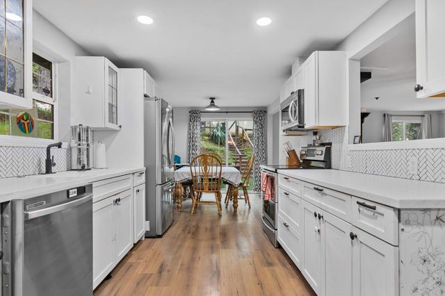 17721 Ridge Rd, Pine Grove, CA 95665