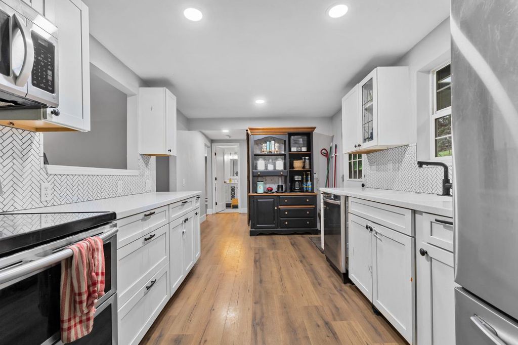 17721 Ridge Rd, Pine Grove, CA 95665