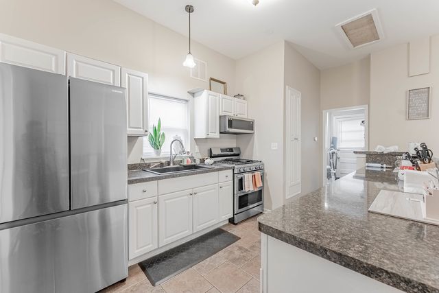 218 Orange Street, Elgin, IL 60123