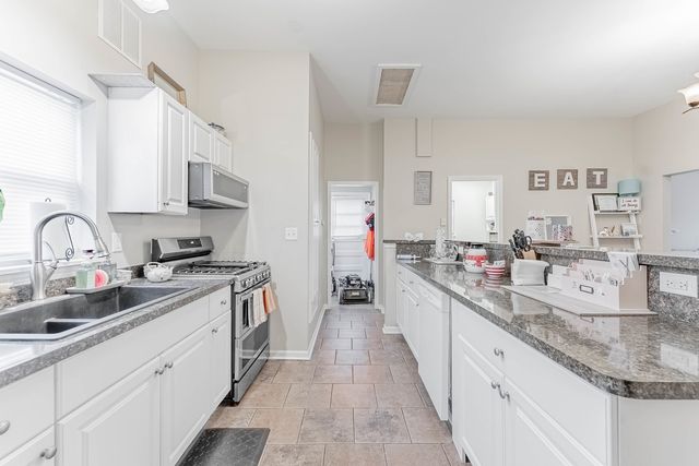 218 Orange Street, Elgin, IL 60123