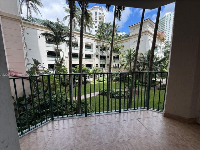 19900 E Country Club Drive 216, Aventura, FL 33180