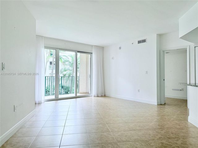 19900 E Country Club Drive 216, Aventura, FL 33180