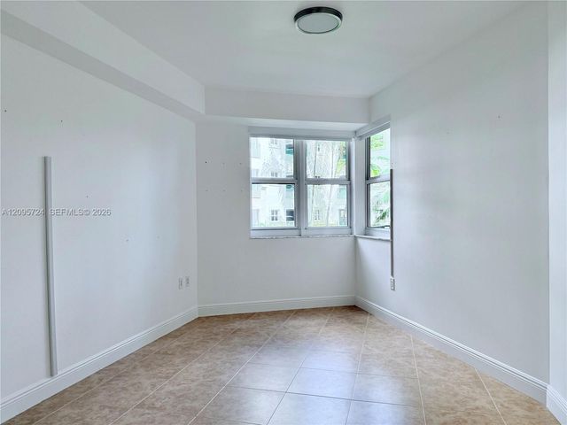 19900 E Country Club Drive 216, Aventura, FL 33180