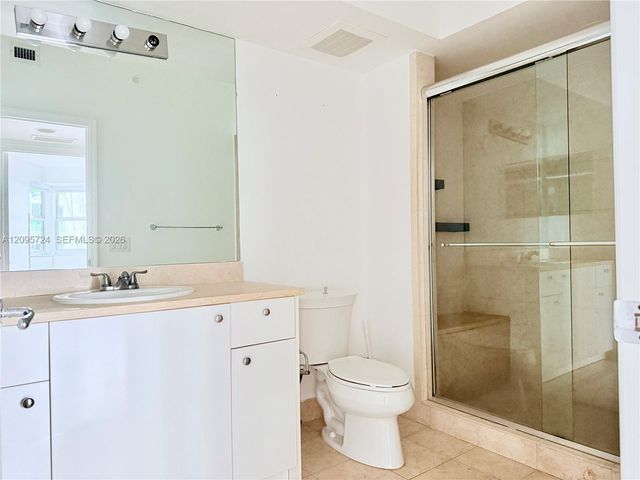 19900 E Country Club Drive 216, Aventura, FL 33180