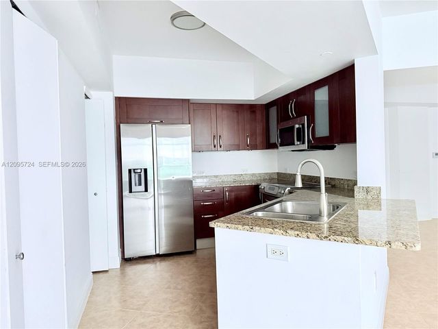 19900 E Country Club Drive 216, Aventura, FL 33180