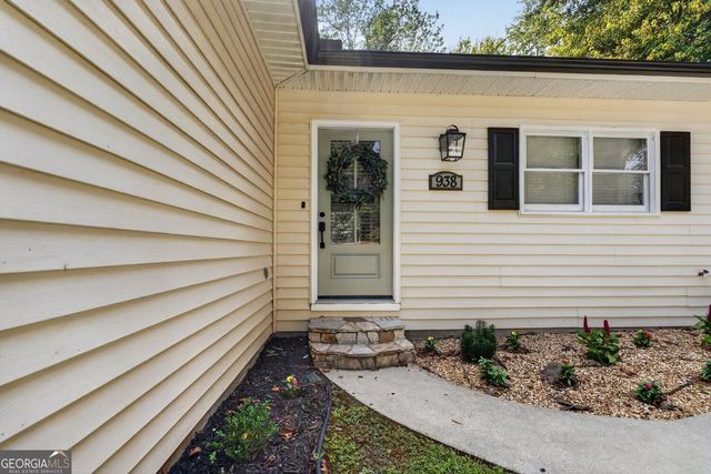 938 Charleston Court, Gainesville, GA 30501
