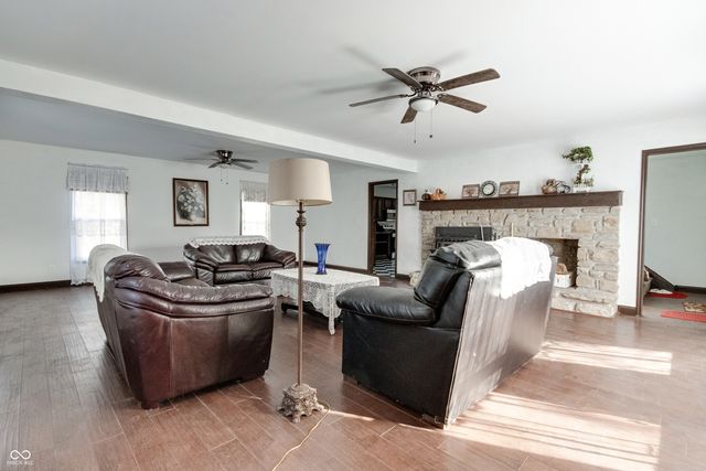 8 Mill Springs, Coatesville, IN 46121