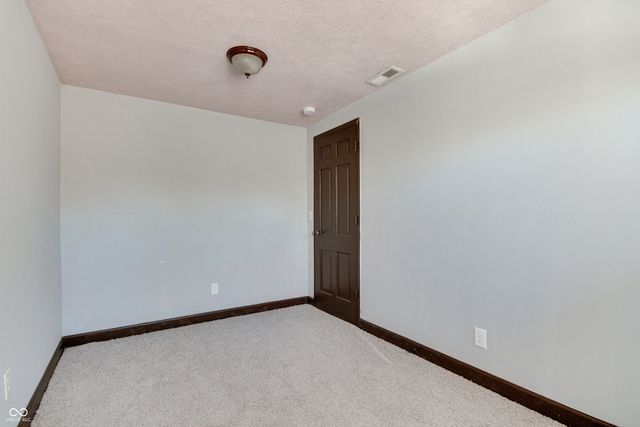 8 Mill Springs, Coatesville, IN 46121