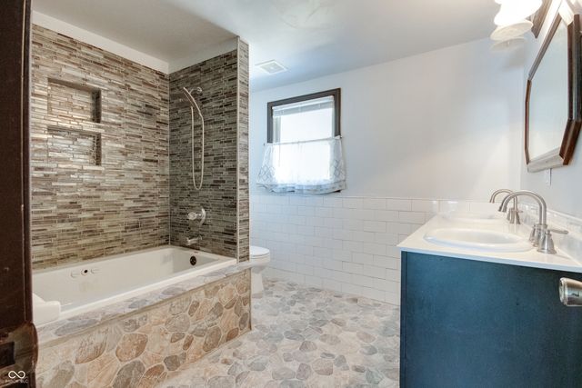 8 Mill Springs, Coatesville, IN 46121