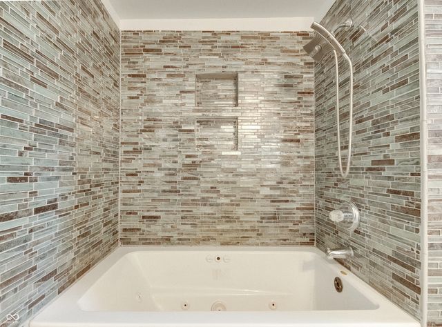 8 Mill Springs, Coatesville, IN 46121