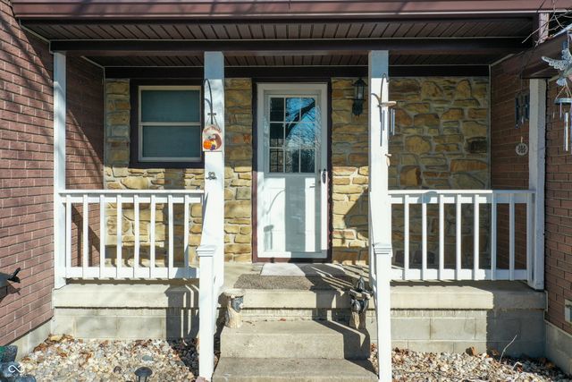 8 Mill Springs, Coatesville, IN 46121