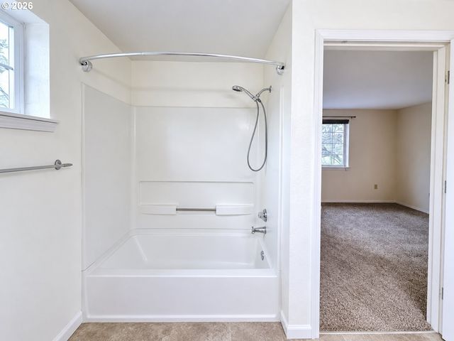 17516 Nw SPRINGVILLE Rd B-1, Portland, OR 97229