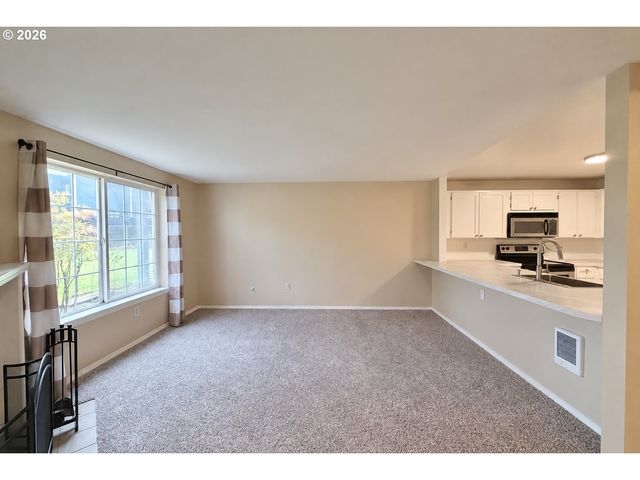 17516 Nw SPRINGVILLE Rd B-1, Portland, OR 97229