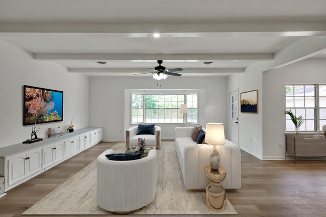 3 Briarwood Drive, Conroe, TX 77301