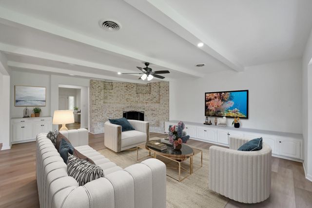 3 Briarwood Drive, Conroe, TX 77301