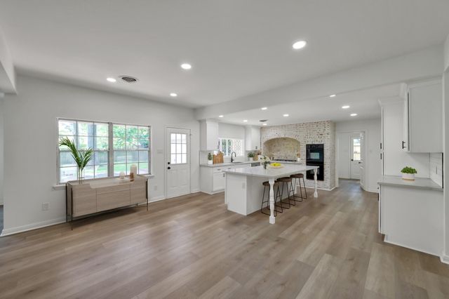 3 Briarwood Drive, Conroe, TX 77301