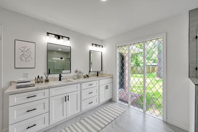 3 Briarwood Drive, Conroe, TX 77301