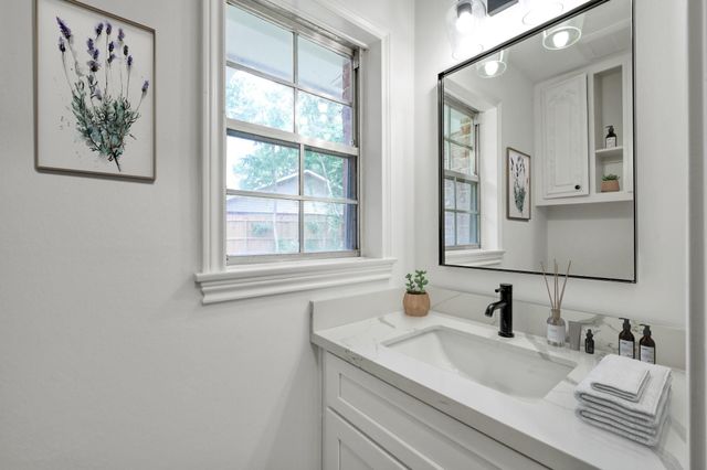 3 Briarwood Drive, Conroe, TX 77301