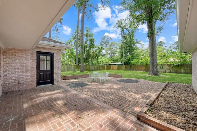 3 Briarwood Drive, Conroe, TX 77301