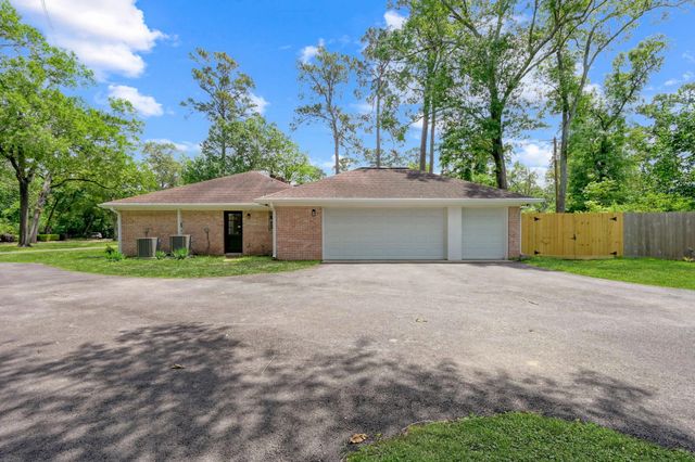 3 Briarwood Drive, Conroe, TX 77301