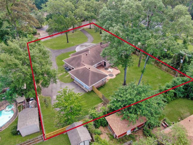 3 Briarwood Drive, Conroe, TX 77301