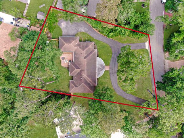 3 Briarwood Drive, Conroe, TX 77301