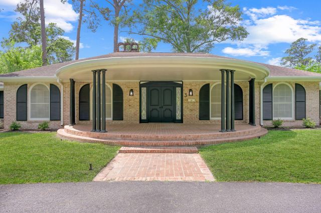 3 Briarwood Drive, Conroe, TX 77301