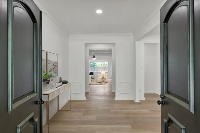 3 Briarwood Drive, Conroe, TX 77301