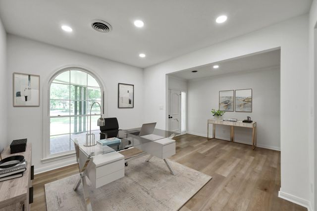 3 Briarwood Drive, Conroe, TX 77301