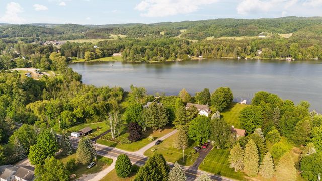 533 S Lake Shore Drive, Leland, MI 49653