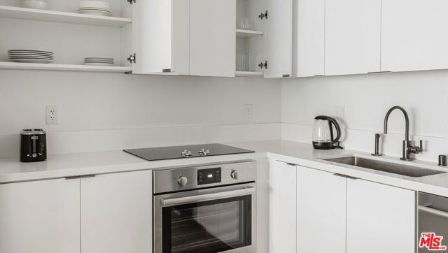 1130 N Orange Drive 201, Los Angeles, CA 90038