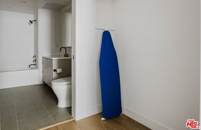 1130 N Orange Drive 201, Los Angeles, CA 90038