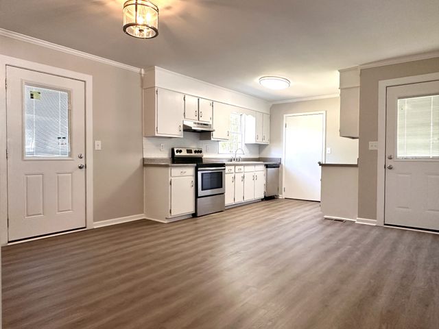 21 McAlister Rd, Fayetteville, TN 37334