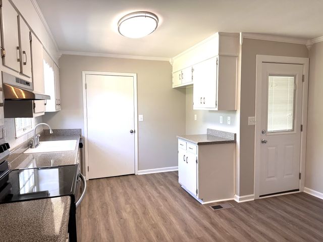 21 McAlister Rd, Fayetteville, TN 37334