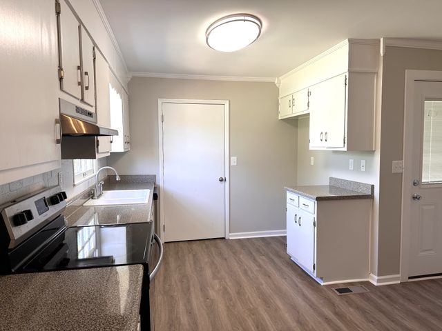 21 McAlister Rd, Fayetteville, TN 37334