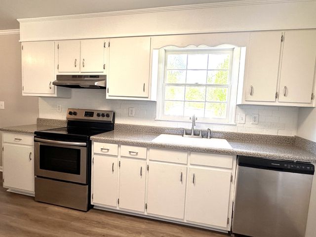 21 McAlister Rd, Fayetteville, TN 37334