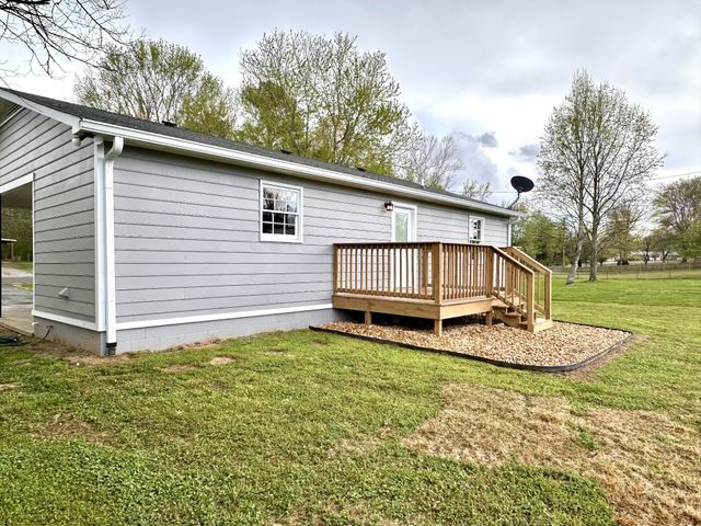 21 McAlister Rd, Fayetteville, TN 37334