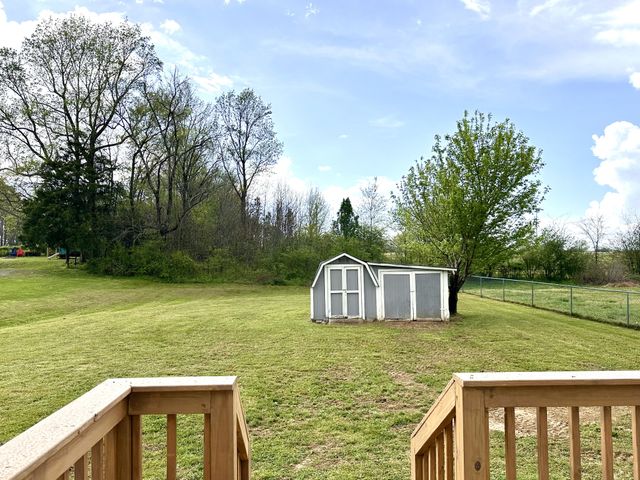 21 McAlister Rd, Fayetteville, TN 37334