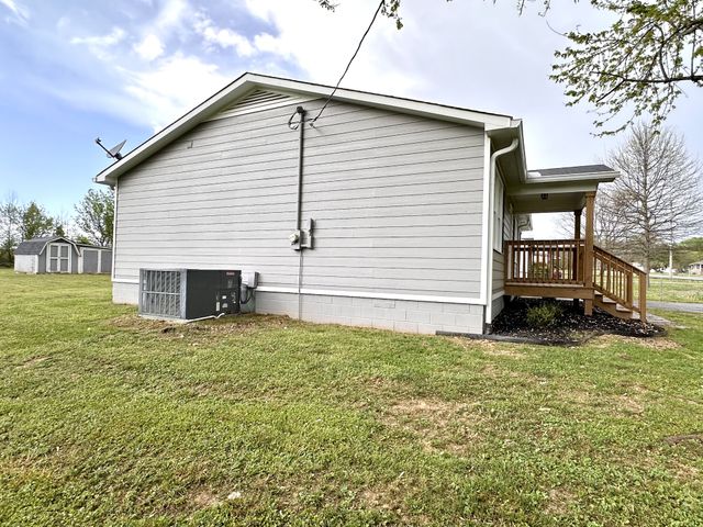 21 McAlister Rd, Fayetteville, TN 37334
