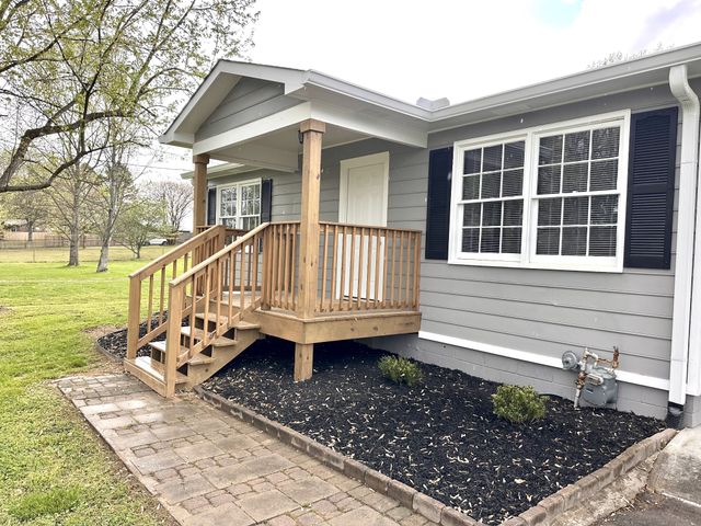 21 McAlister Rd, Fayetteville, TN 37334