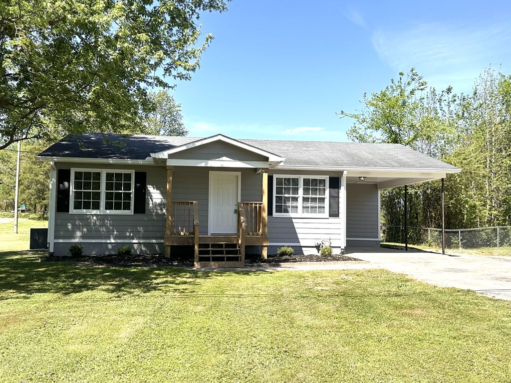 21 McAlister Rd, Fayetteville, TN 37334