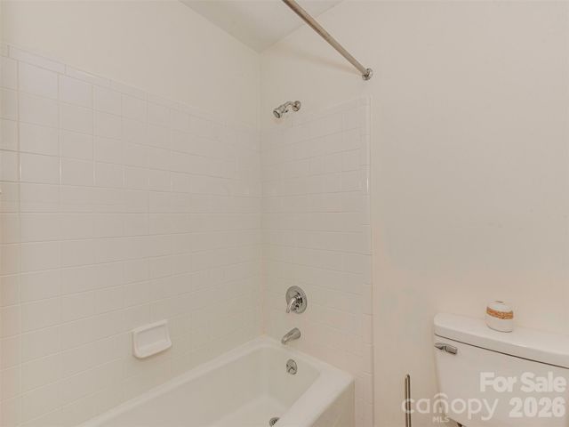 301 Queens Road 105, Charlotte, NC 28204