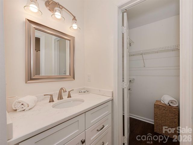 301 Queens Road 105, Charlotte, NC 28204