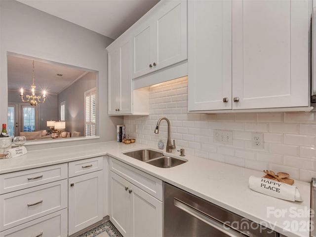 301 Queens Road 105, Charlotte, NC 28204