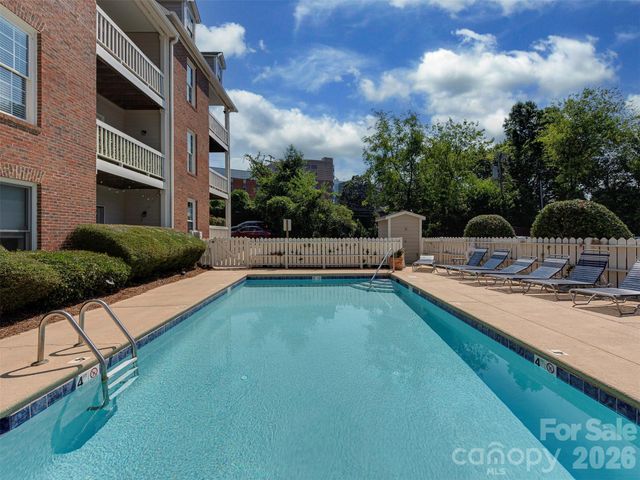 301 Queens Road 105, Charlotte, NC 28204