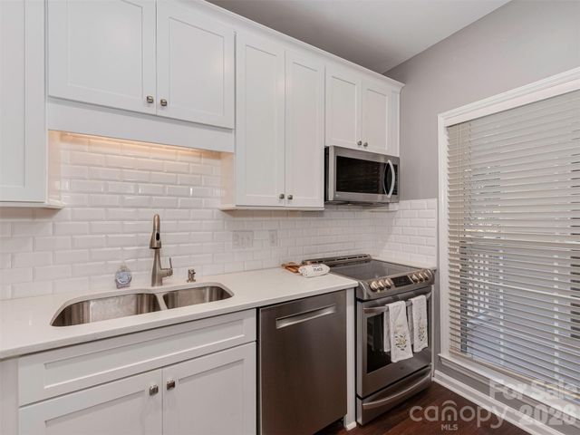 301 Queens Road 105, Charlotte, NC 28204