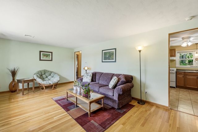 16 Saybrook Cir, South Hadley, MA 01075