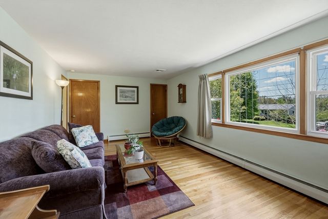 16 Saybrook Cir, South Hadley, MA 01075