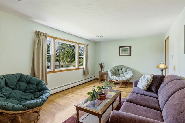 16 Saybrook Cir, South Hadley, MA 01075